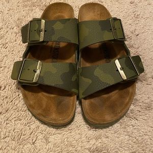 Birkenstock camo 37 EUC